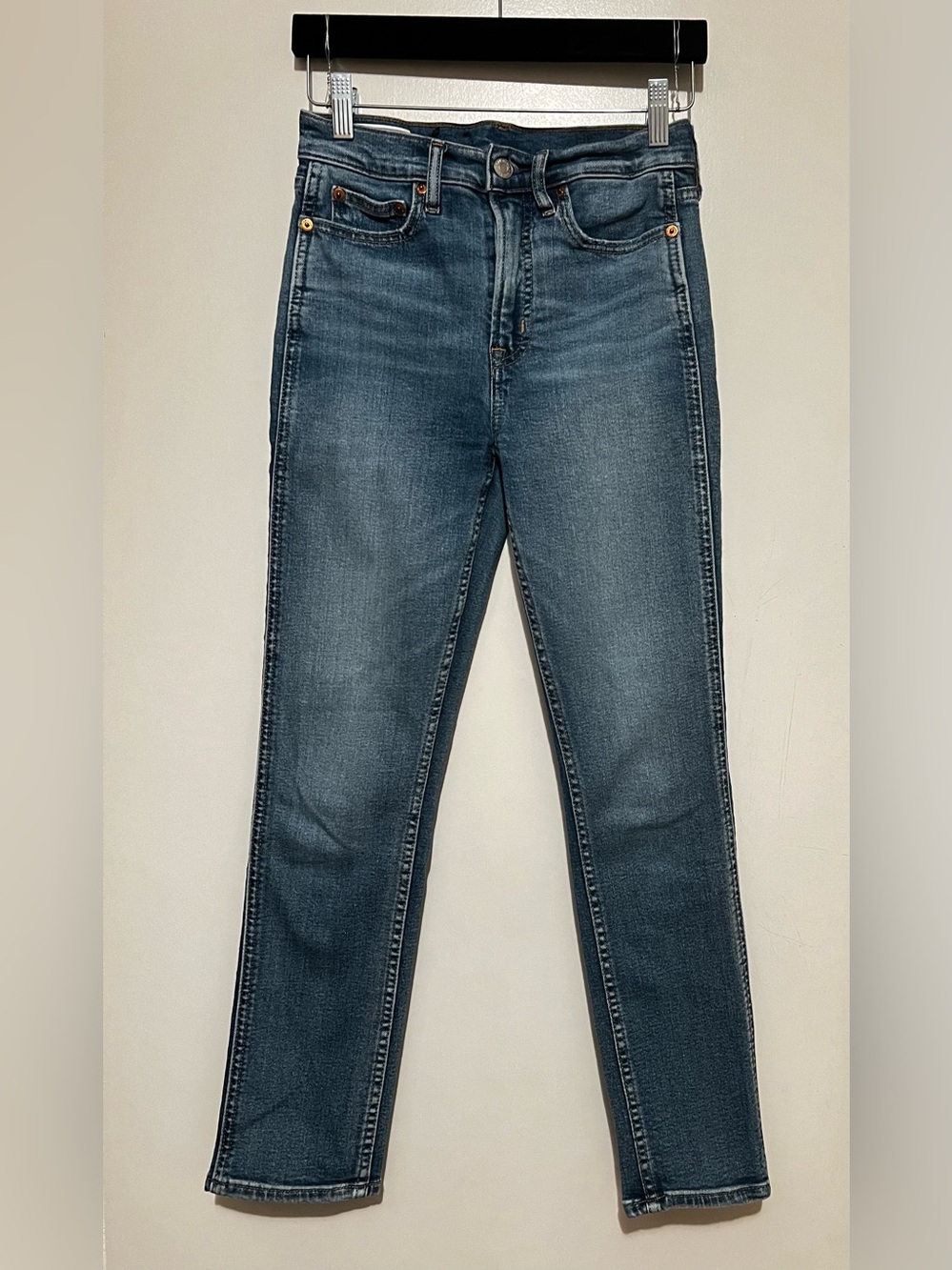 GAP Women’s Vintage Slim High Rise  Jeans in Medium Blue Wash